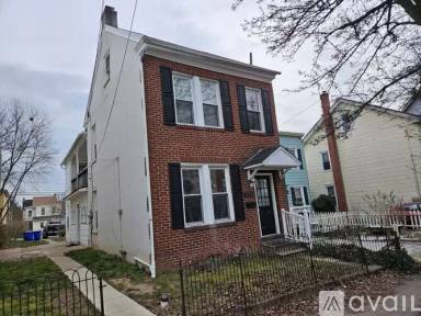Main picture of 372 Beech St
