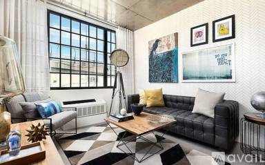 Main picture of 72 Box St