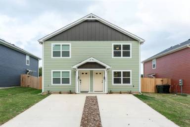 Main picture of 1003 S 26th St