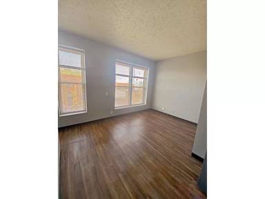 Main picture of 4725 S 24th St