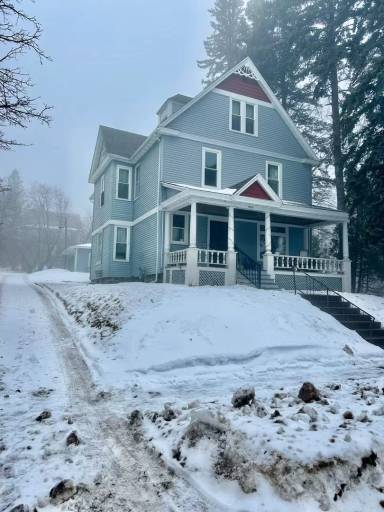 Main picture of 2115 E 1st St
