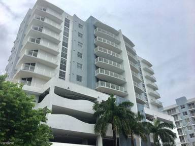 Main picture of Gateway to the Grove