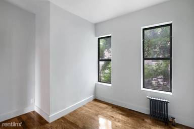 Main picture of 411 E 118th St