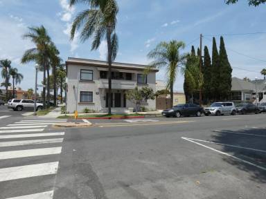 Main picture of 243 W 8th St