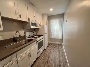 Main picture of 7509 Herschel Ave