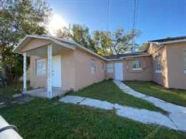 Main picture of 4246 Minoso St