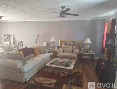 Main picture of 525 Transit Cir
