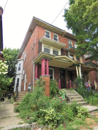 Main picture of 824 S Saint Bernard St