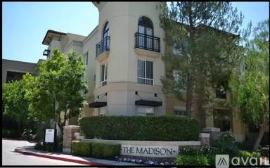 Main picture of 24595 Town Center Dr