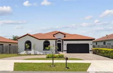 Main picture of 17040 SW 92nd Ct
