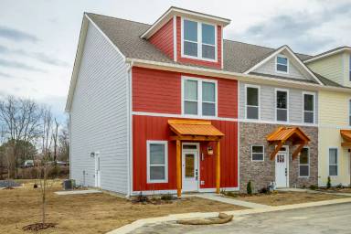 Main picture of 1901 Cypress Ln