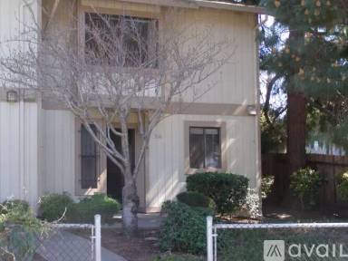 Main picture of 301 Ash Ln