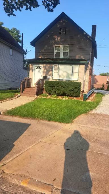 Main picture of 93 N Broadway