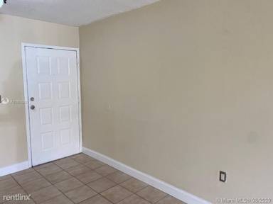 Main picture of 8075 NW 7th St