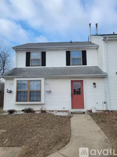 Main picture of 15 Hewitt Ln