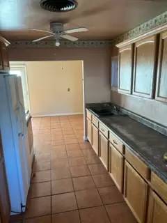Main picture of 858 S Park Ave