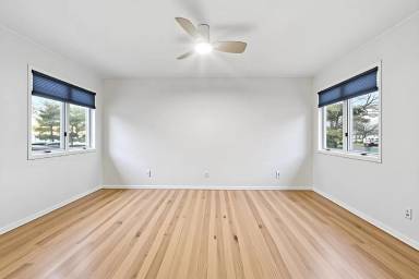 Main picture of 700 10th St