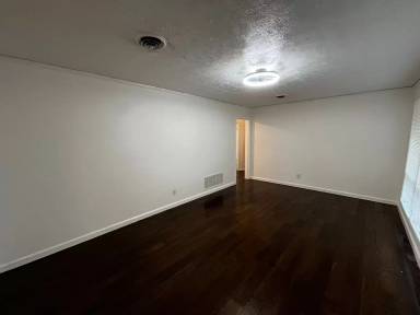Main picture of 3082 Plantation Rd