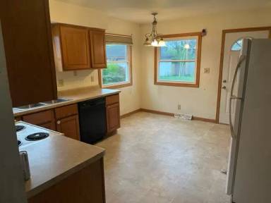 Main picture of 2012 S Grand Ave