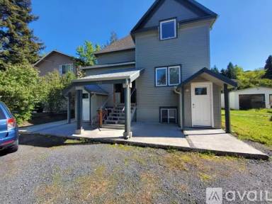 Main picture of 523 W Taylor Ave