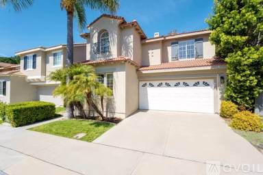 Main picture of 11 Halcyon Ln