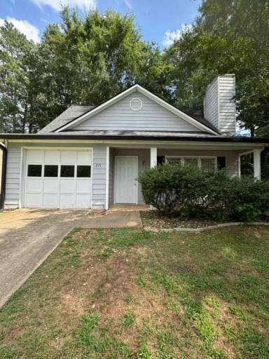 Main picture of 215 Lea Ct