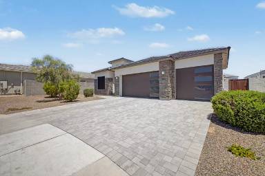 Main picture of 21181 N 104th Ln