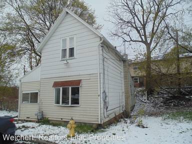 Main picture of 7 Utica Pl