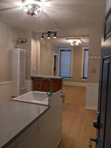 Main picture of 1418 N Greenview Ave
