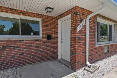 Main picture of 3892 Brittany Cir