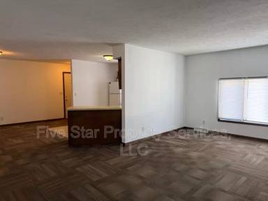 Main picture of 2851 Taylor Ave