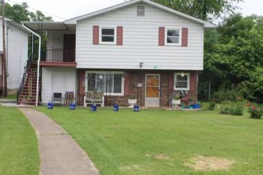 Main picture of 202 Mountain View Dr