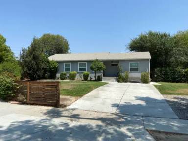 Main picture of 1529 N Edison Blvd