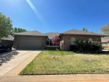 Main picture of 2000 NW 160th Pl