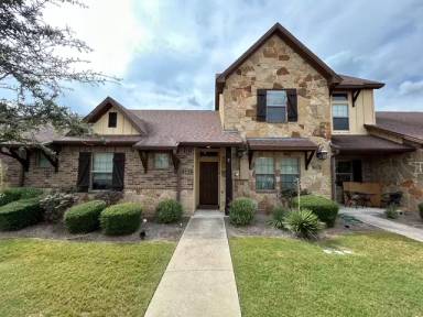 Main picture of 3208 Travis Cole Ave