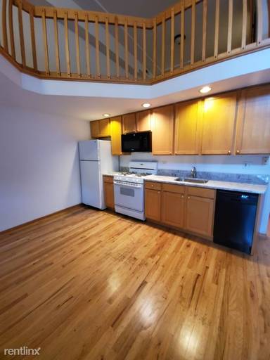 Main picture of 865 W Buckingham Pl