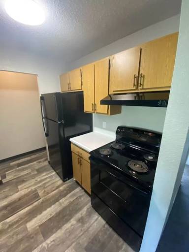 Main picture of 2701 S Emporia St