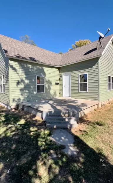 Main picture of 732 S Oak Ave