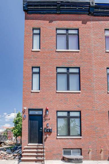 Main picture of 2019 N College Ave