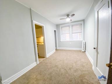 Main picture of 7661 N Sheridan Rd