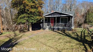 Main picture of 2 Cedar Hill Cir