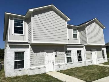 Main picture of 779 S Amarillo Ave