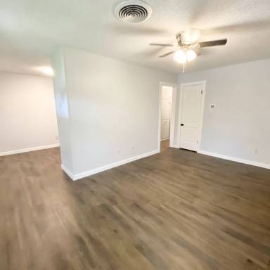 Main picture of 829 Park St