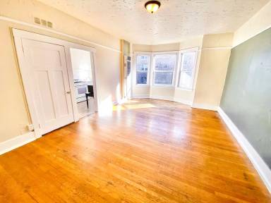 Main picture of 504 E Denny Way