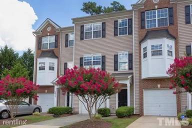 Main picture of 2617 Wyntercrest Ln