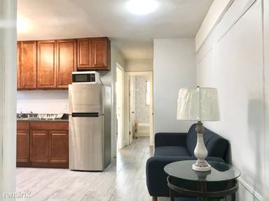 Main picture of 652 E 51st St