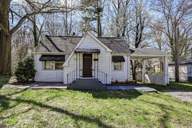 Main picture of 1119 W Davidson Ave