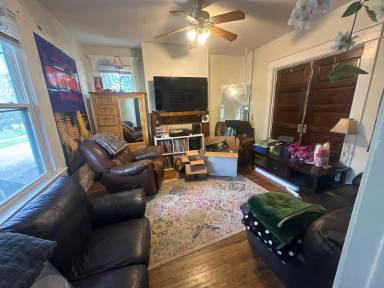 Main picture of 2157 Tuller St