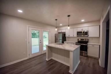 Main picture of 5207 Cunningham Dr
