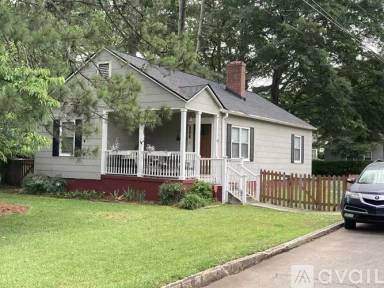 Main picture of 940 E Lake Dr